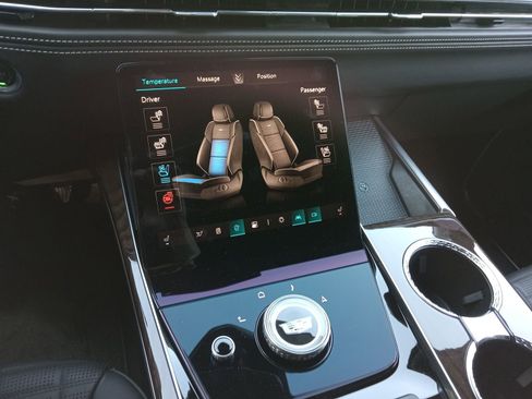 Used 2025 Cadillac Escalade Sport Platinum w/ LPO, ONYX Package image 17