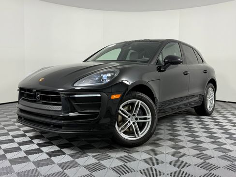 New 2025 Porsche Macan image 1