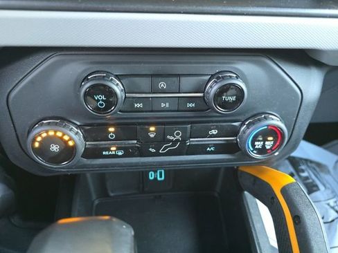 Used 2023 Ford Bronco Badlands image 23