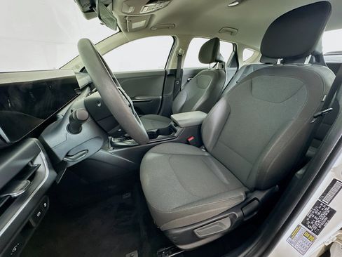 Used 2025 Kia K4 FWD image 13