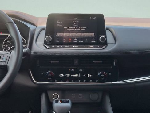 Used 2022 Nissan Rogue SL FWD image 13
