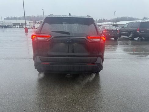 Used 2020 Toyota RAV4 XLE image 7