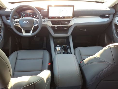 New 2026 Ford Explorer Active w/ Active Comfort Package image 9