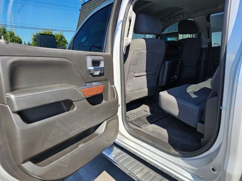 Used 2019 GMC Sierra 3500 SLE image 17