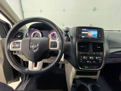 Used 2017 Dodge Grand Caravan SE w/ Power Window Group image 36