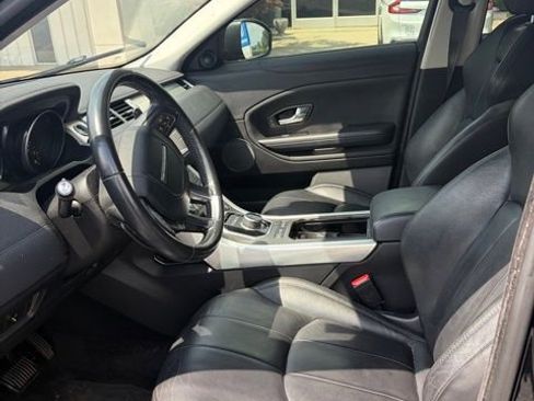 Used 2017 Land Rover Range Rover Evoque SE AWD/4WD image 10
