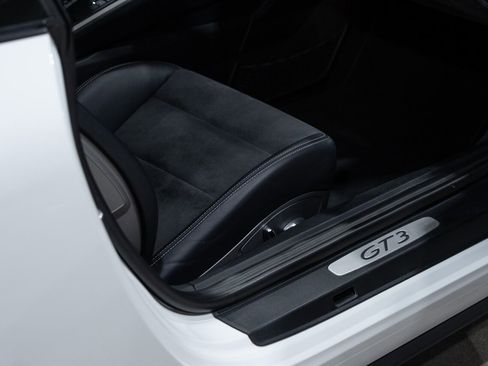 Used 2016 Porsche 911 GT3 image 30