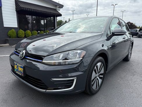 Used 2019 Volkswagen e-Golf SE w/ Driver Assistance Package image 12