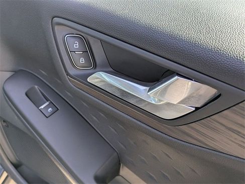 Used 2020 Ford Escape Titanium image 31