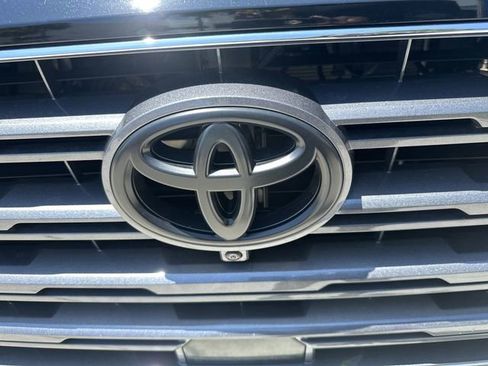 Used 2024 Toyota Sequoia Limited AWD/4WD image 10
