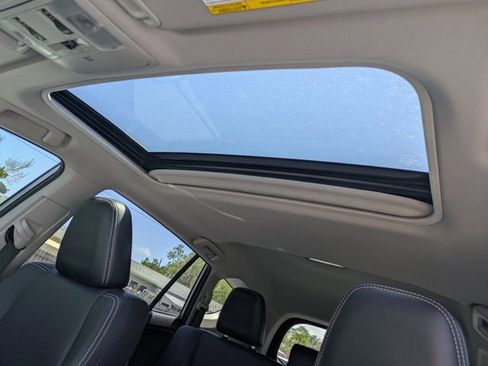 Used 2018 Toyota RAV4 Limited FWD image 22