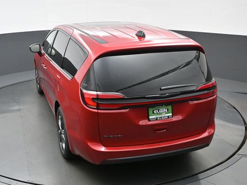 New 2026 Chrysler Pacifica Select image 21