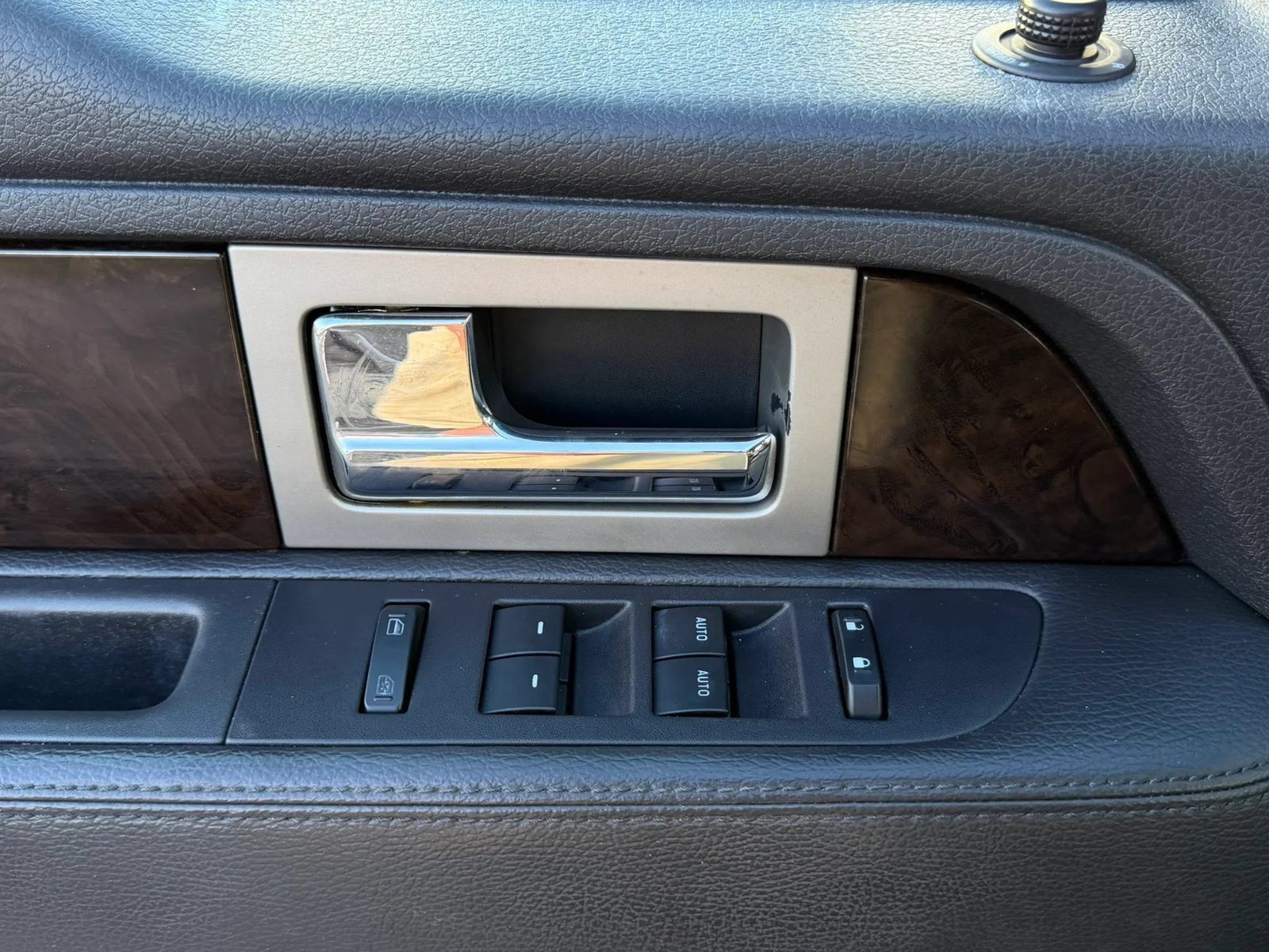 Used 2014 Ford F150 Platinum AWD/4WD image 44
