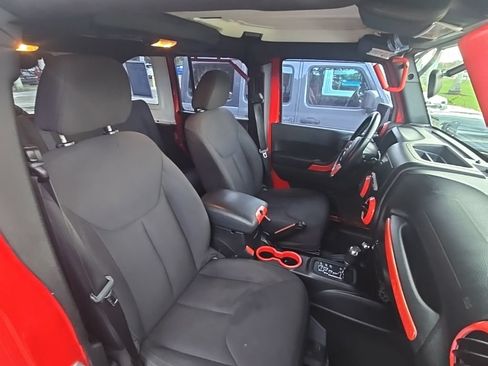 Used 2015 Jeep Wrangler Unlimited Sport w/ Connectivity Group AWD/4WD image 39