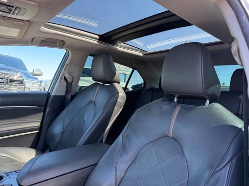 Used 2018 Toyota Camry XLE image 20