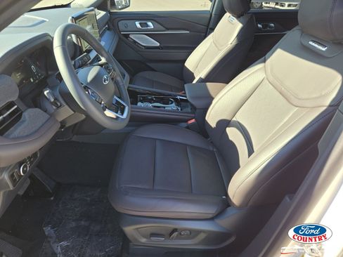 New 2026 Ford Explorer Platinum image 6