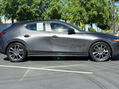 Used 2020 MAZDA MAZDA3 Preferred 4D Hatchback image 3