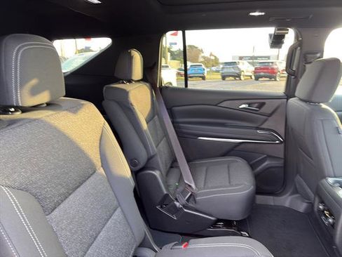 New 2026 Chevrolet Traverse LT w/ Sun and Wheel Package FWD image 10