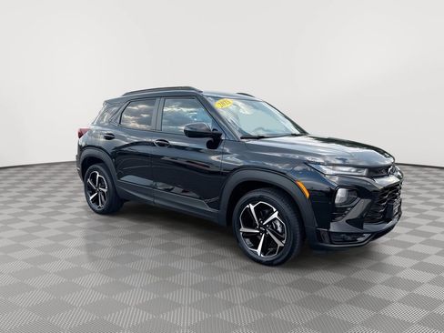 Certified 2023 Chevrolet TrailBlazer RS w/ Sun and Liftgate Package AWD/4WD image 2