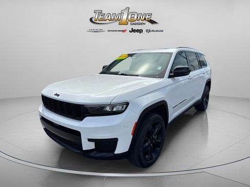 Used 2023 Jeep Grand Cherokee L Laredo RWD image 4
