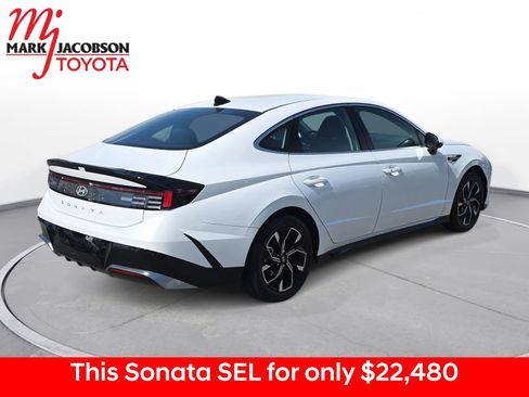 Used 2025 Hyundai Sonata SEL FWD image 9
