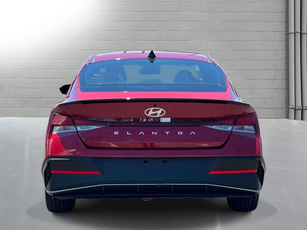 Used 2025 Hyundai Elantra Sport FWD image 7
