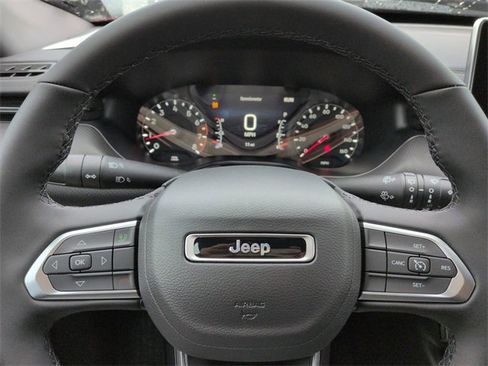 New 2026 Jeep Compass Latitude image 26