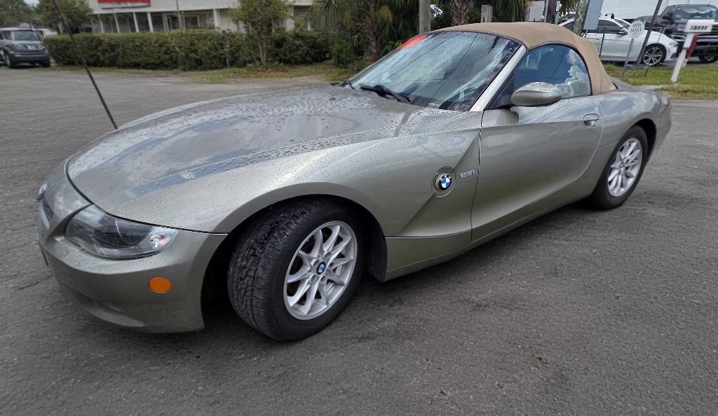 Used 2005 BMW Z4 2.5i RWD image 1