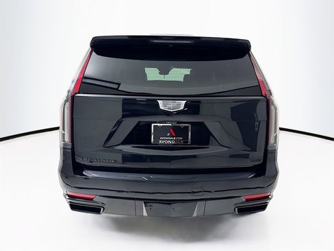 Used 2022 Cadillac Escalade ESV Sport w/ Touring Package image 7