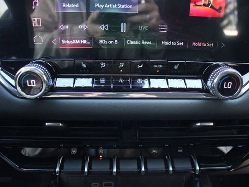 New 2025 GMC Canyon Elevation w/ Convenience Package image 24