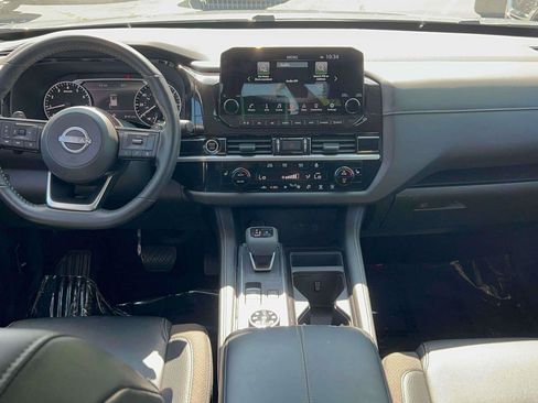 Used 2024 Nissan Pathfinder SL AWD/4WD image 29