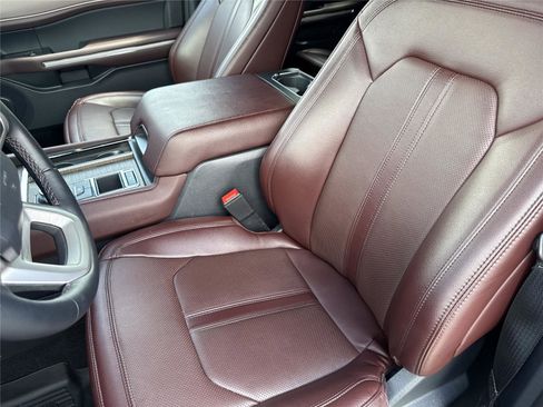 Used 2024 Ford Expedition Limited RWD image 11