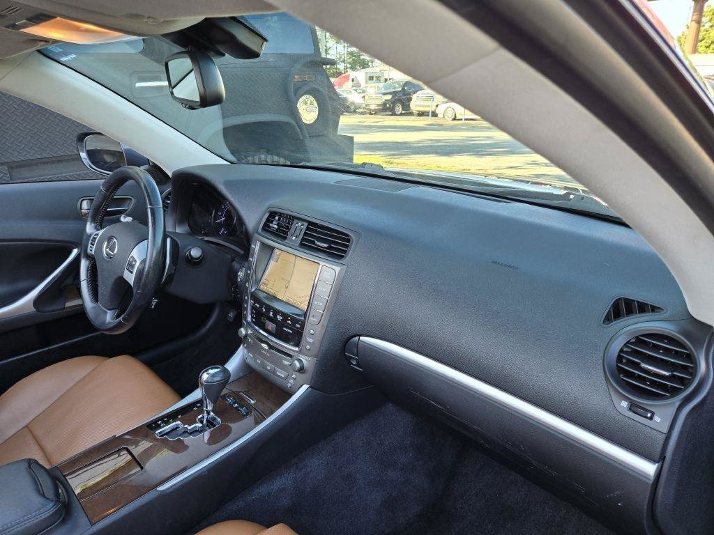 Used 2011 Lexus IS 250C w/ Luxury Pkg RWD image 24