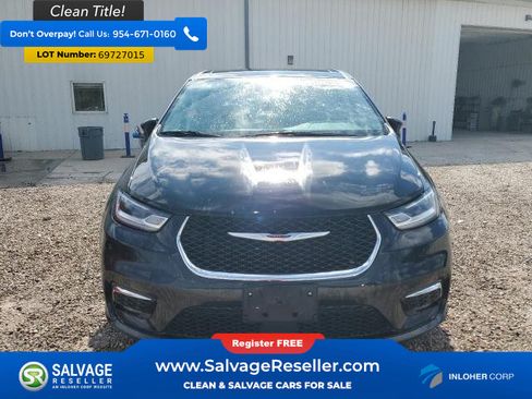 Used 2023 Chrysler Pacifica Touring-L FWD image 7