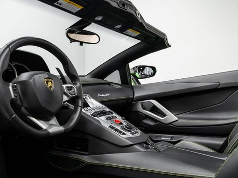 Used 2015 Lamborghini Aventador LP 700-4 image 6