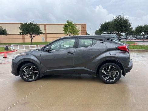 Used 2021 Toyota C-HR Limited FWD image 6