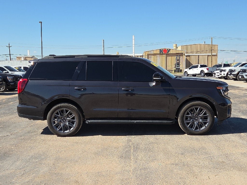 Used 2026 Ford Expedition Platinum w/ Stealth Appearance Package AWD/4WD image 6