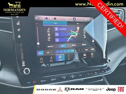 Certified 2024 Jeep Wagoneer Series II w/ Flexible Seating Group RWD image 11