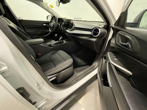 Used 2024 Chevrolet Trax LS FWD image 22