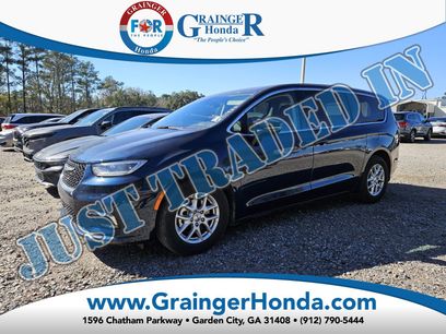 Used 2024 Chrysler Pacifica Touring-L