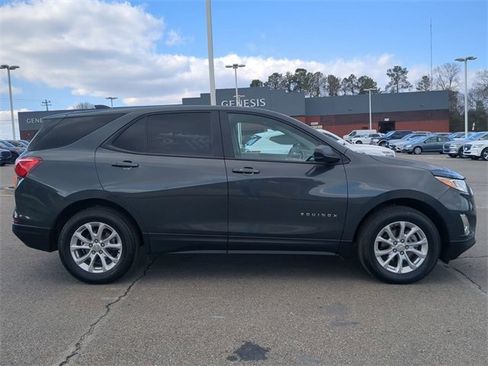 Used 2020 Chevrolet Equinox LS w/ LS Convenience Package image 3