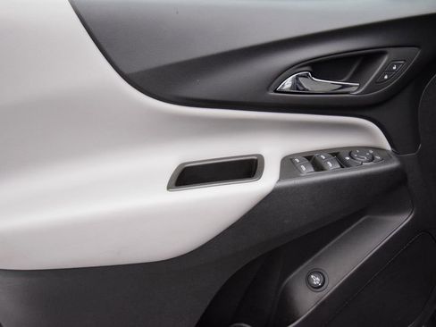 Used 2024 Chevrolet Equinox LT FWD image 23