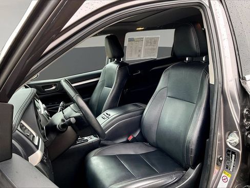 Used 2019 Toyota Highlander XLE AWD/4WD image 25