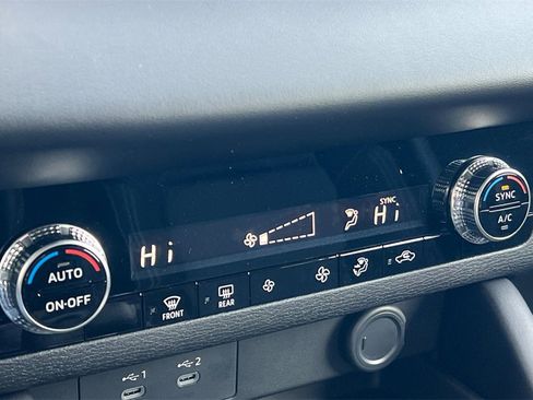 New 2025 Mitsubishi Outlander ES image 22