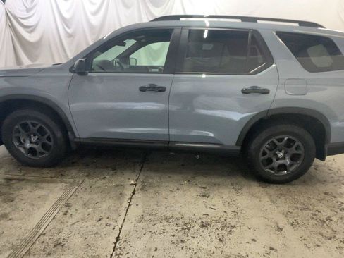 Used 2024 Honda Pilot TrailSport image 13
