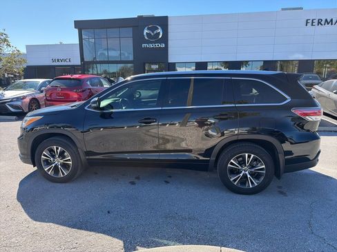 Used 2016 Toyota Highlander XLE image 12