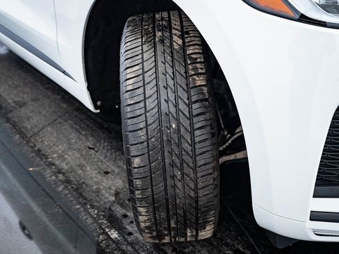 Used 2025 Jaguar F-PACE R-Dynamic S image 41