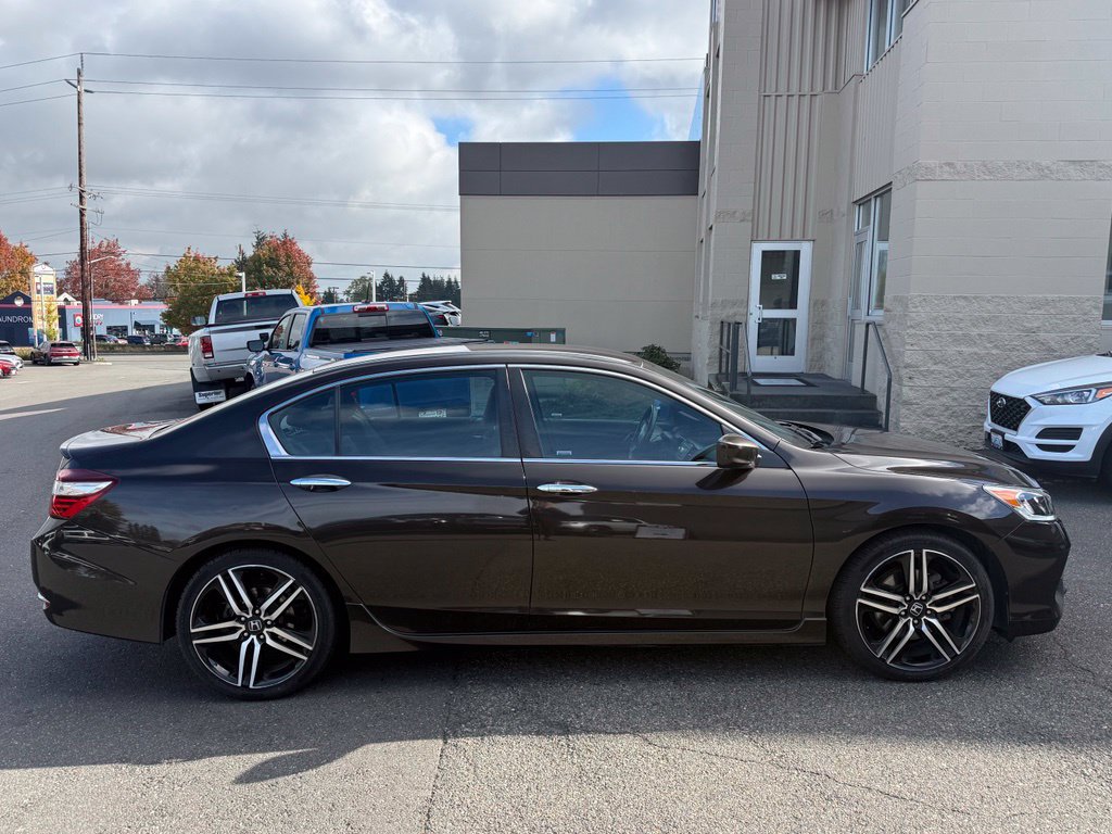 Used 2016 Honda Accord Sport image 5