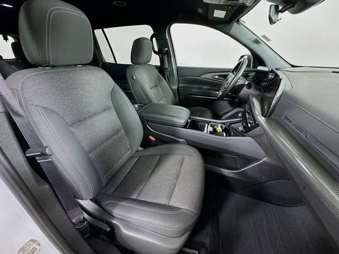 Used 2024 Chevrolet Traverse LT FWD image 29