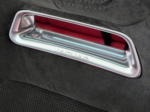 Used 2022 Jaguar F-PACE SVR image 16